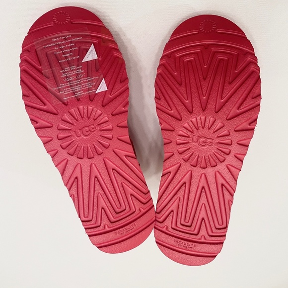 UGG Classic Ultra Mini Shearling Boots in Samba Red Size 6 / 37 - Picture 2 of 7